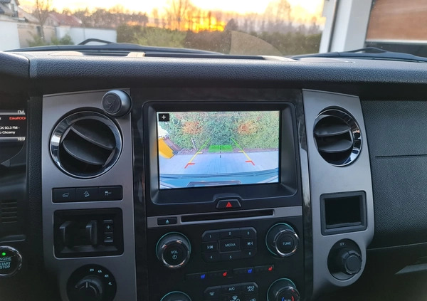 Ford Expedition cena 128900 przebieg: 186000, rok produkcji 2017 z Warszawa małe 667